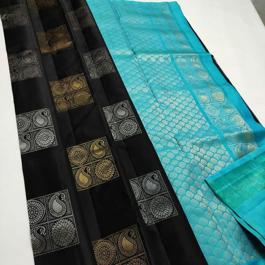 Gratifying Black Soft Silk Saree With Fantabulous Blouse Piece