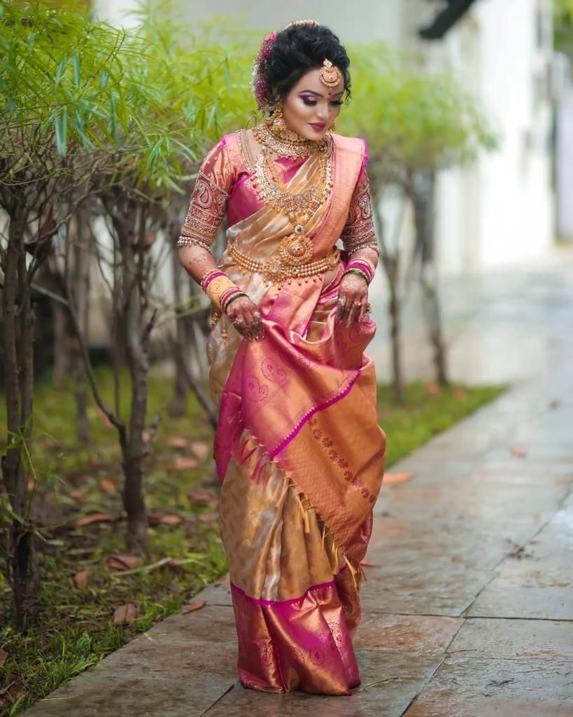 Eye-catching Beige Soft Silk Saree With Opulent Blouse Piece