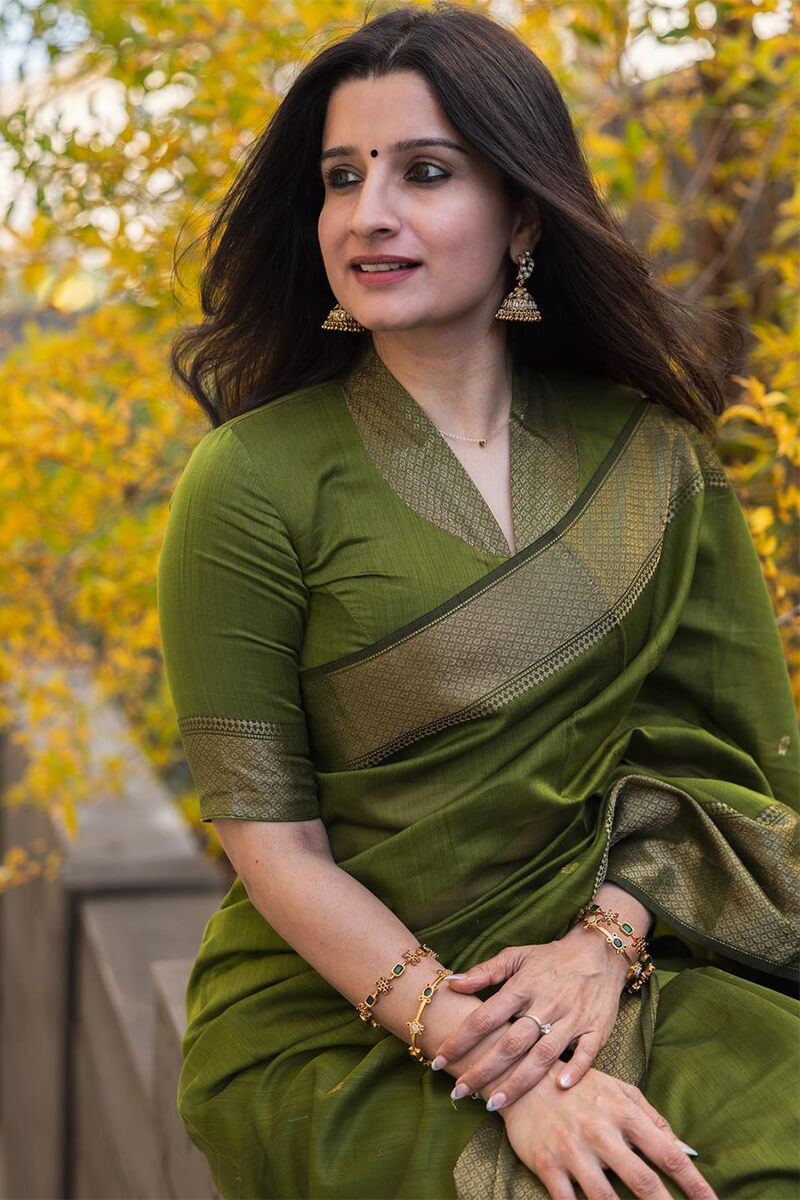 Admirable Green Cotton Silk Saree With Girlish Blouse Piece