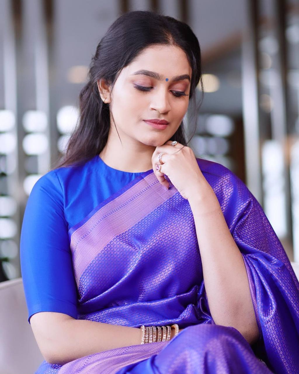 Adoring Blue Soft Silk Saree With Tempting Blouse Piece