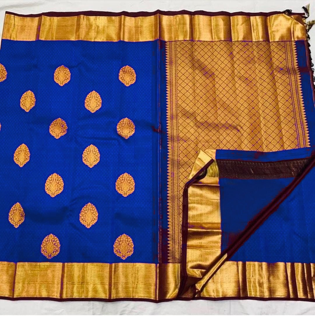 Fantabulous Royal Blue Soft Banarasi Silk Saree With Lissome Blouse Piece