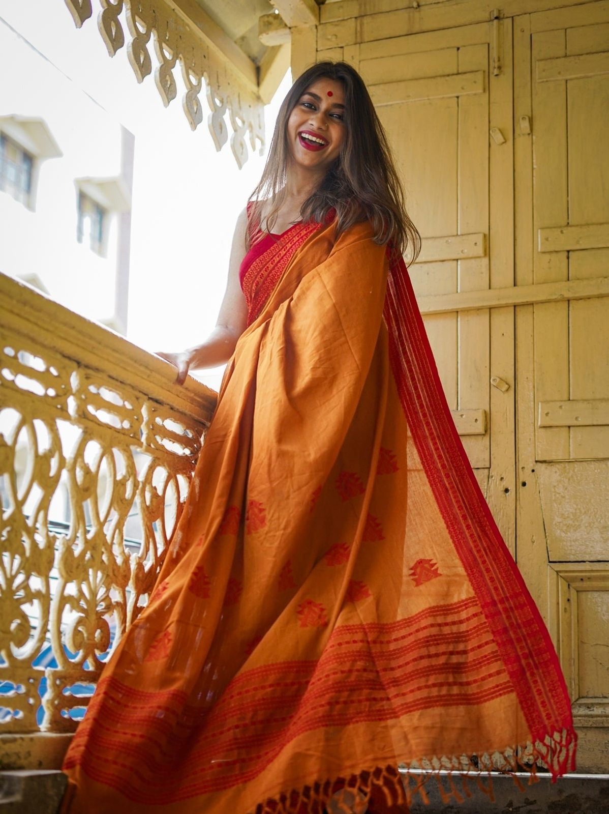 Extraordinary Yellow Cotton Silk Saree With Ethnic Blouse Piece