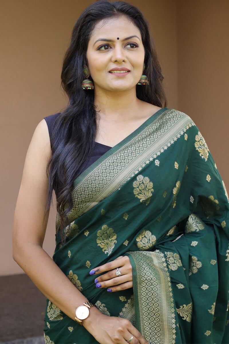 Beguiling Dark Green Soft Banarasi Silk Saree With Enchanting Blouse Pieced