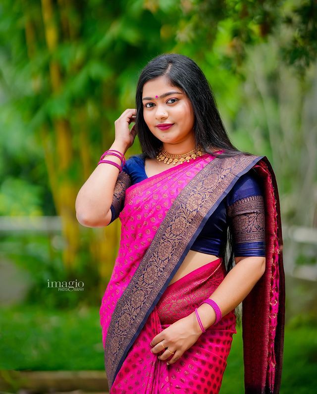 Exuberant Dark Pink Soft Silk Saree With Unequalled Blouse Piece