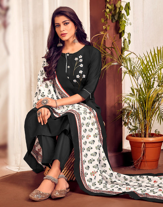 Black Kurti with Pant And Dupatta