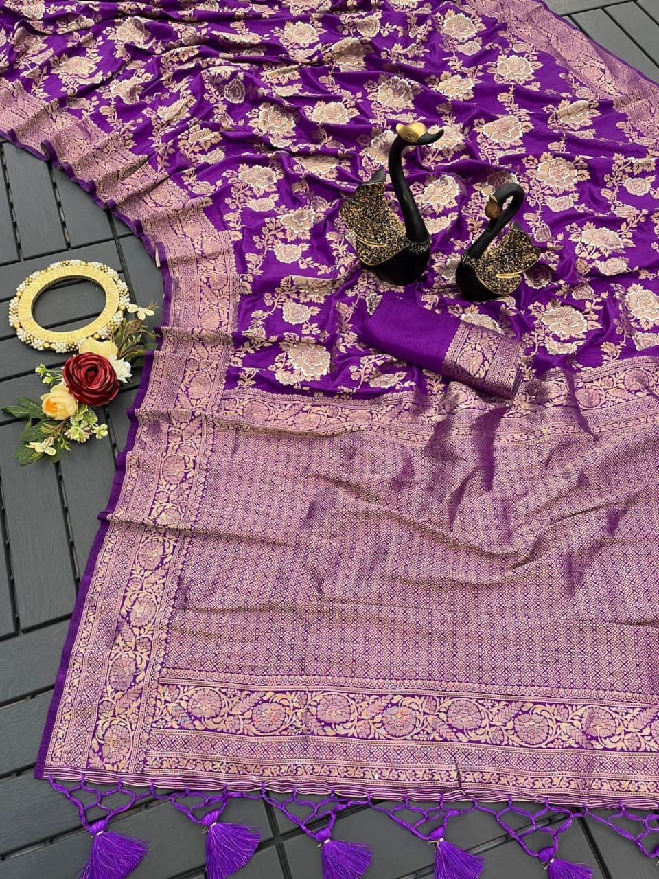 Captivating Purple Soft Banarasi Silk Saree With Ravishing Blouse Piece