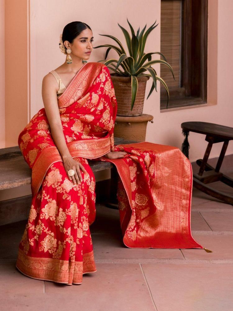 Mesmeric Red Soft Soft Banarasi Silk With Glorious Blouse Piece