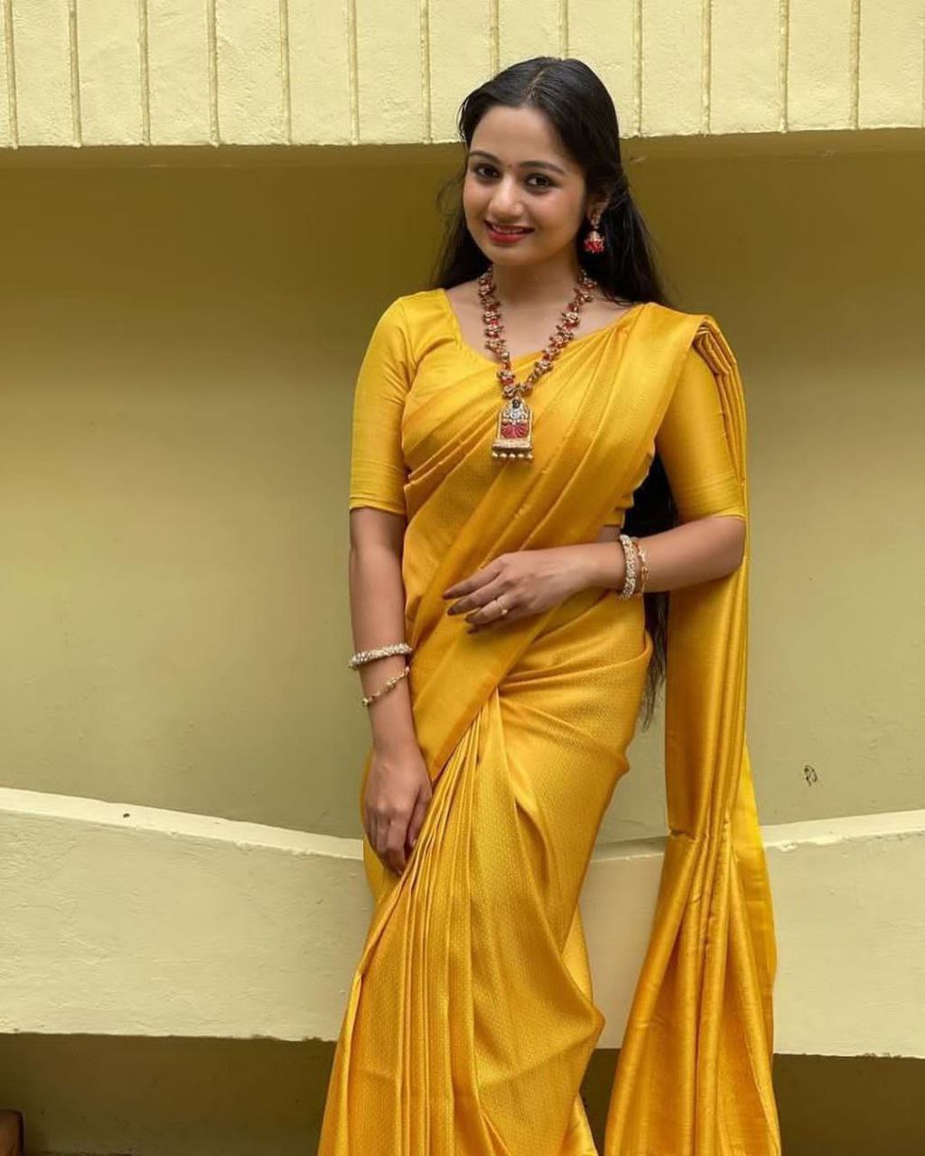 Exceptional Yellow Kanjivaram Silk Saree With Smart Blouse Piece