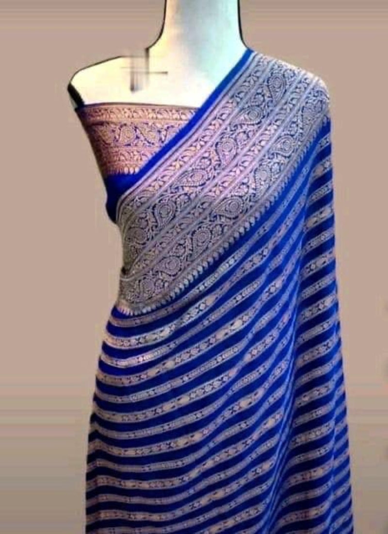 Delectable Royal Blue Soft Banarasi Silk Saree With Gratifying Blouse Piece