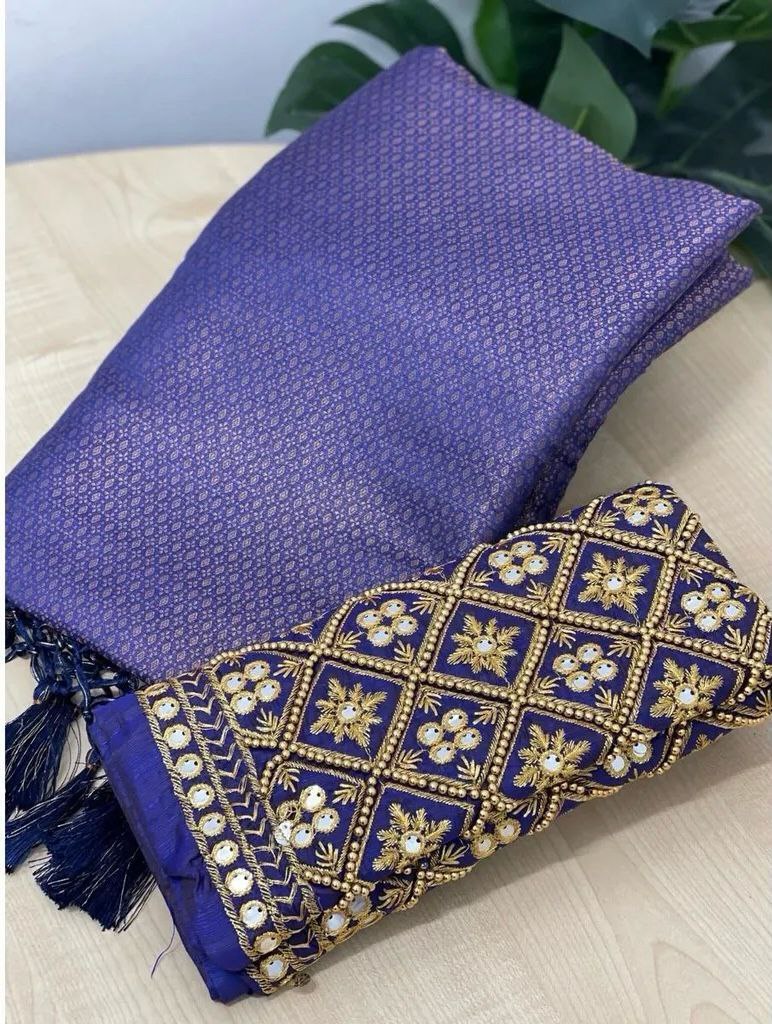 Extraordinary Blue Kanjivaram Silk Saree With Two Proficient Blouse Piece