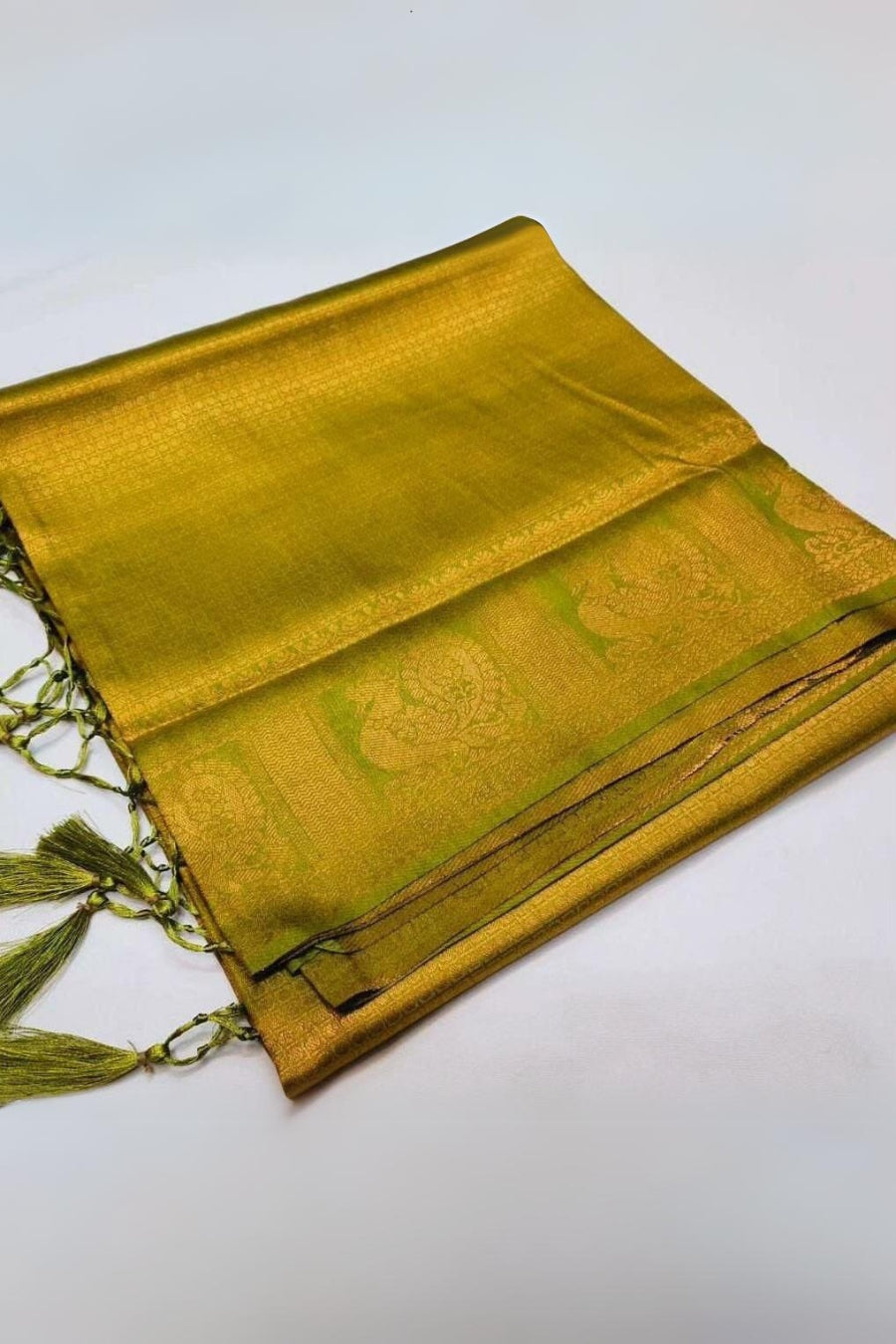 Gratifying Mehandi Kanjivaram Silk Saree With Adorable Blouse Piece