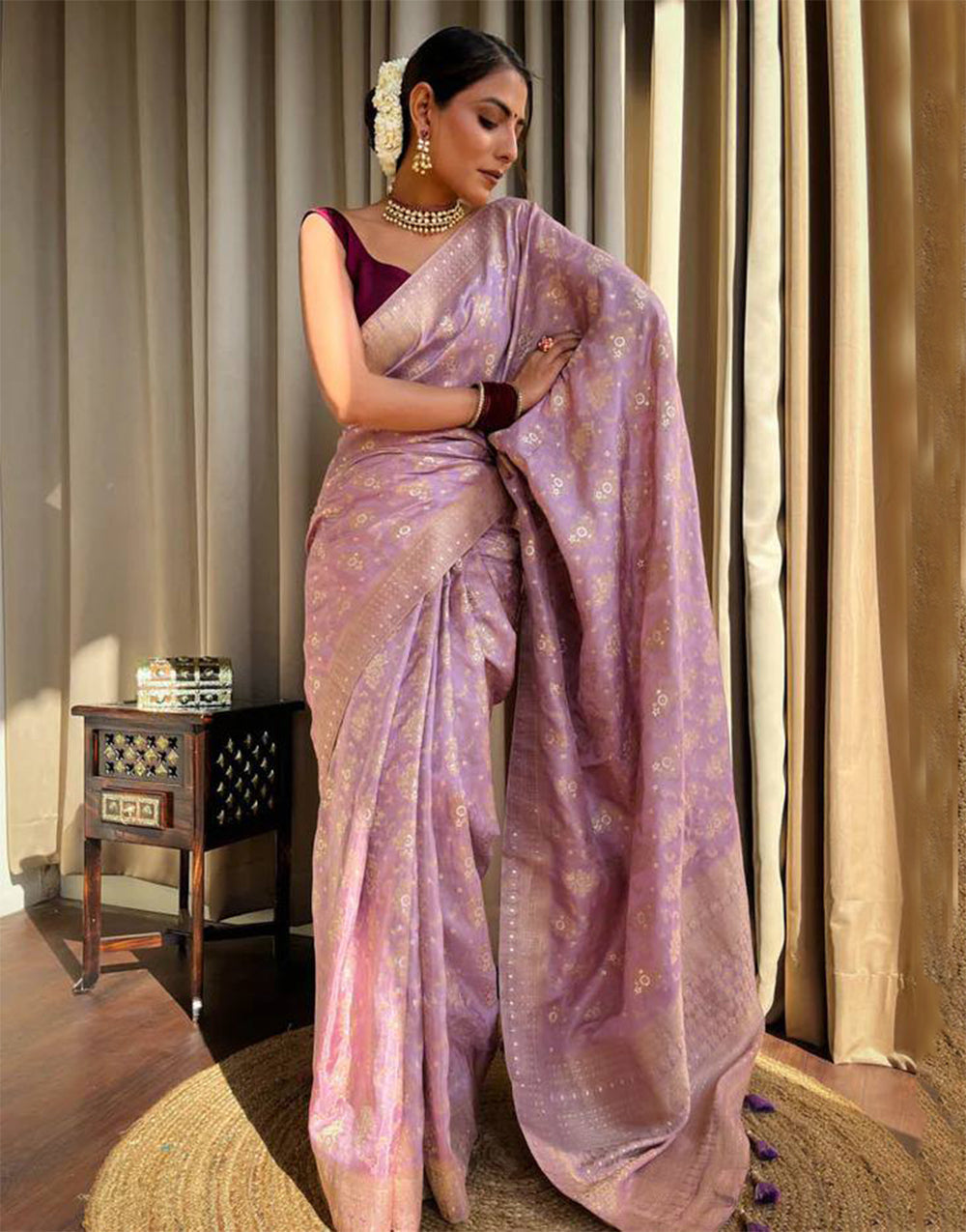 Lavender Pink Banarasi Silk Saree With Zari Weaving Work