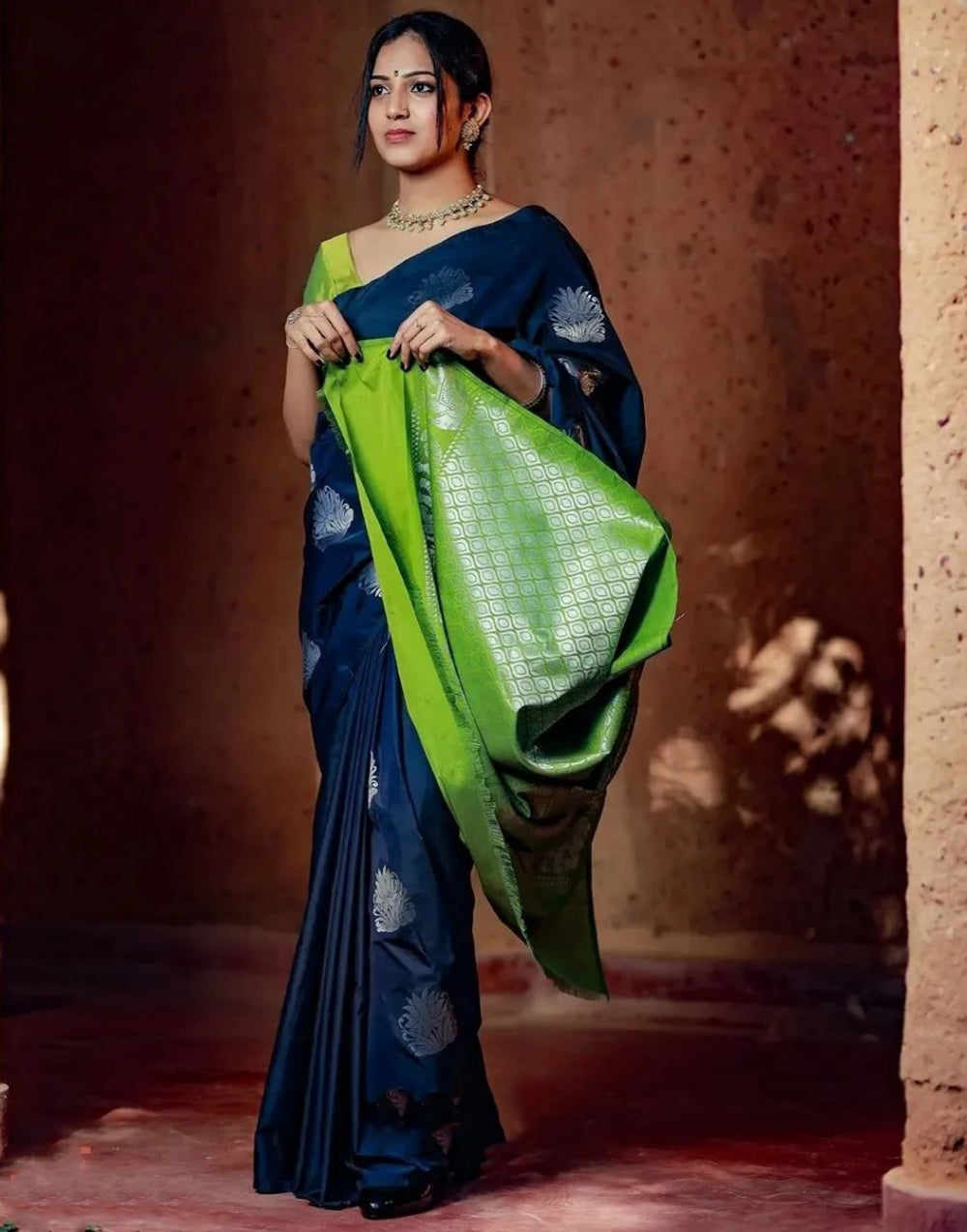 Navy Blue & Green Banarasi Silk Saree With Zari Weaving Work