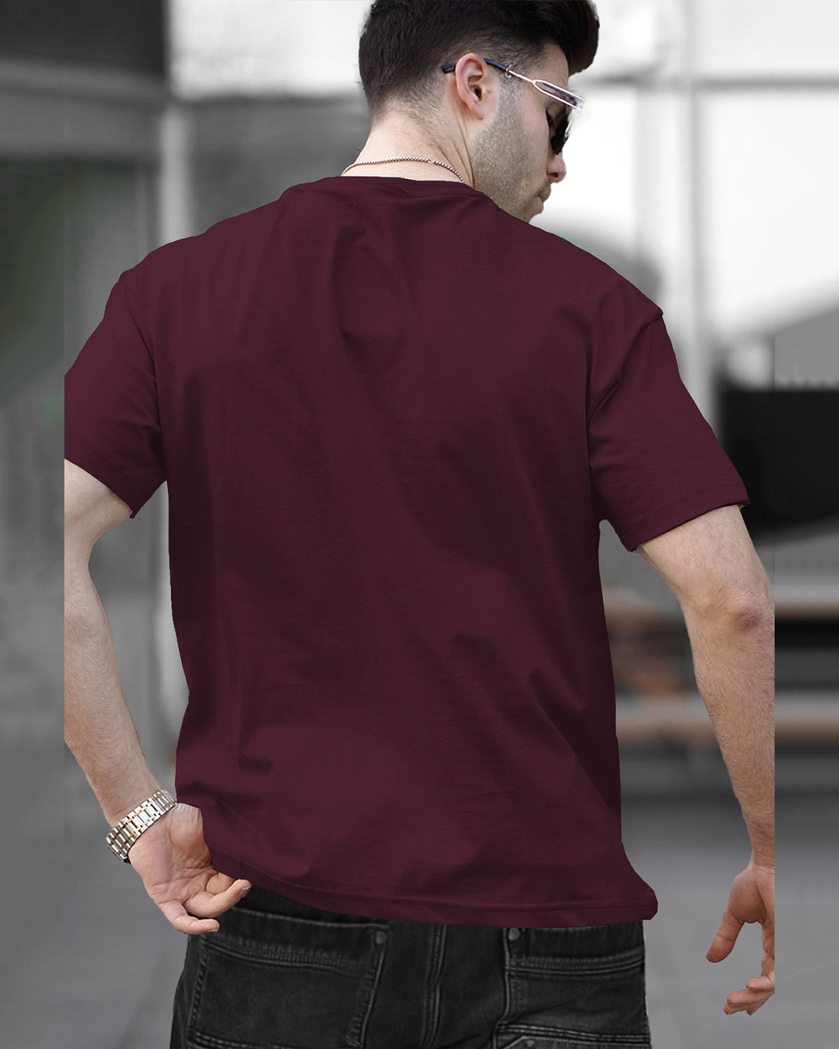 (Pack Of 1) Men Half Sleeve Round Neck Plain T-shirt / Maroon