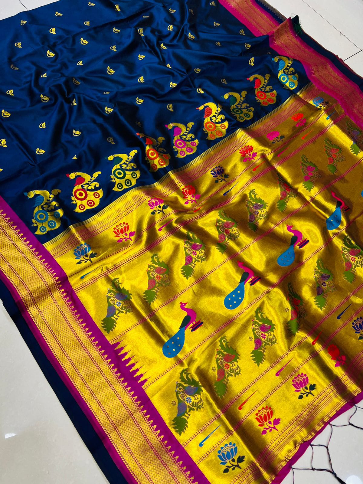 Ailurophile Navy Blue Pure Paithani Silk Saree With Splendorous Blouse Piece