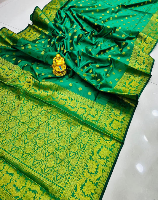 Felicitous Green Soft Banarasi Silk Saree With Enchanting Blouse Piece