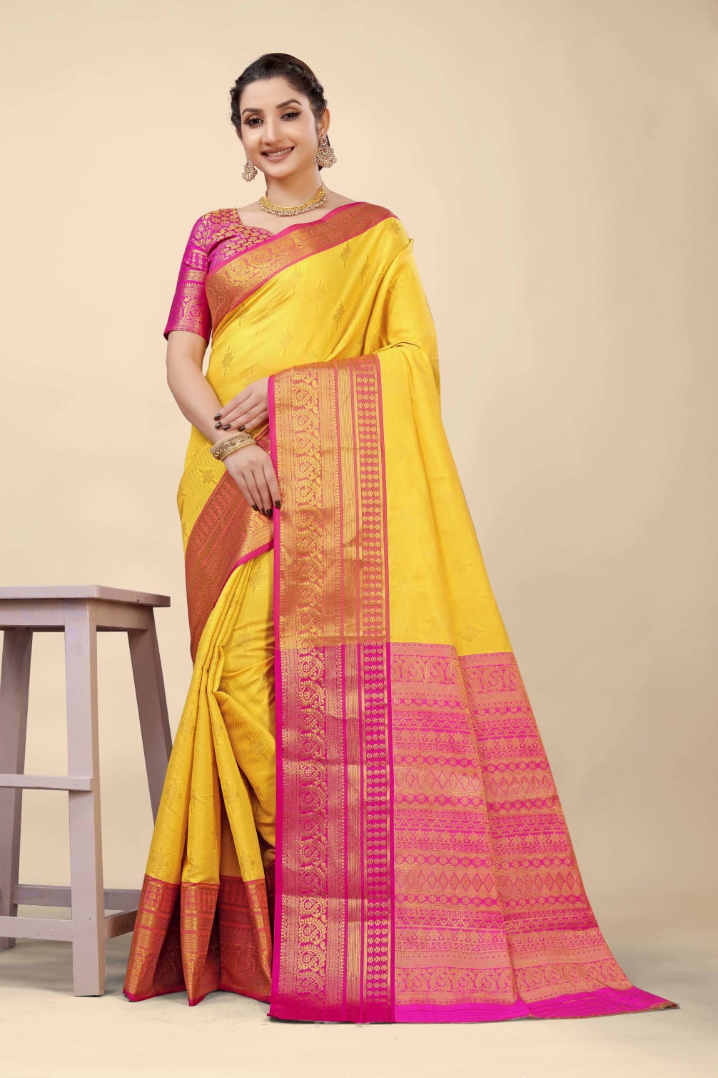 Gratifying Yellow Kanjivaram Silk With Demure Blouse Piece