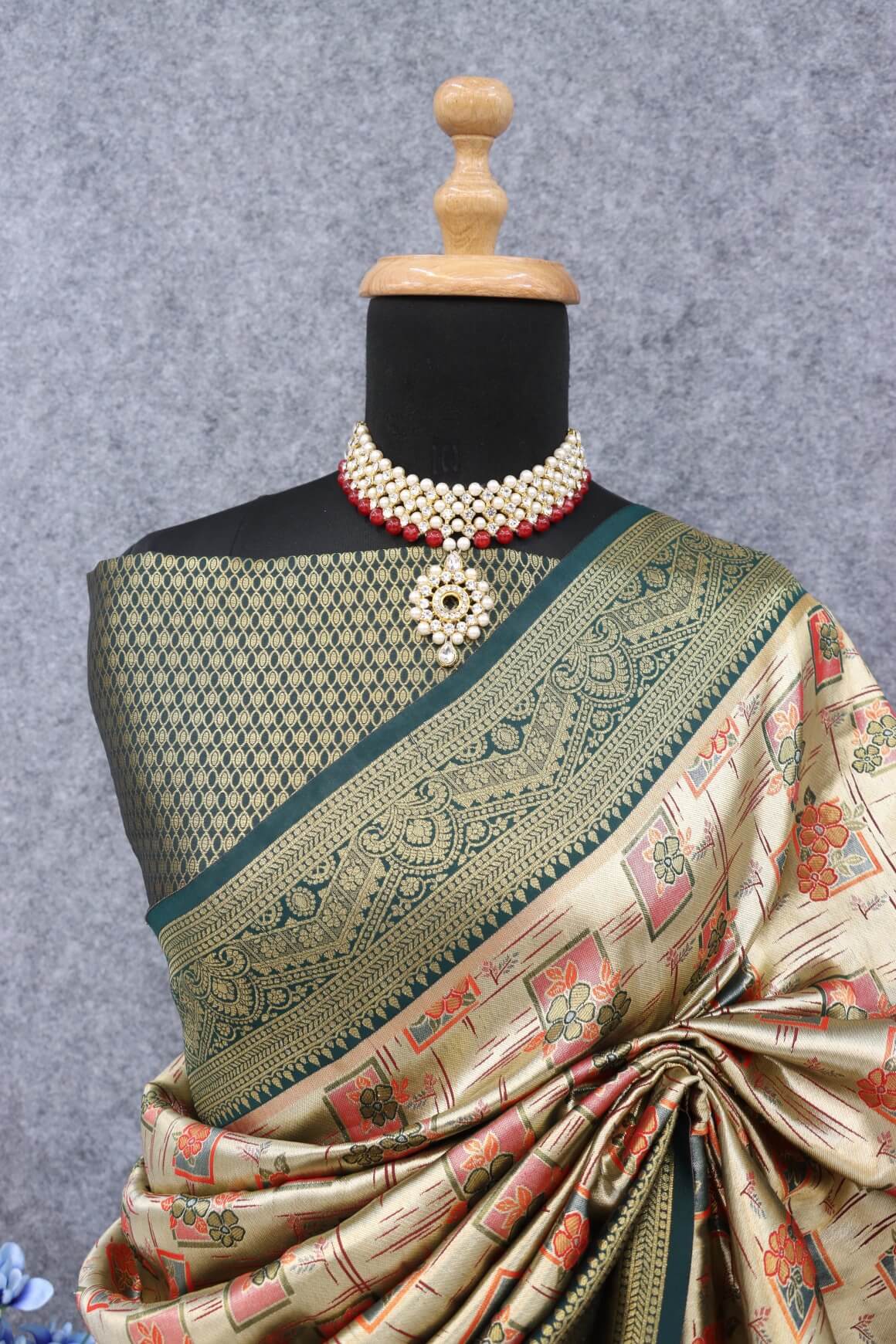 Alluring Beige Kanjivaram Silk Saree With Dulcet Blouse Piece