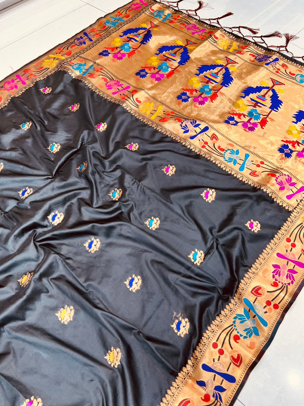 A glam Black Paithani Silk Saree With Gorgeous Blouse Piece