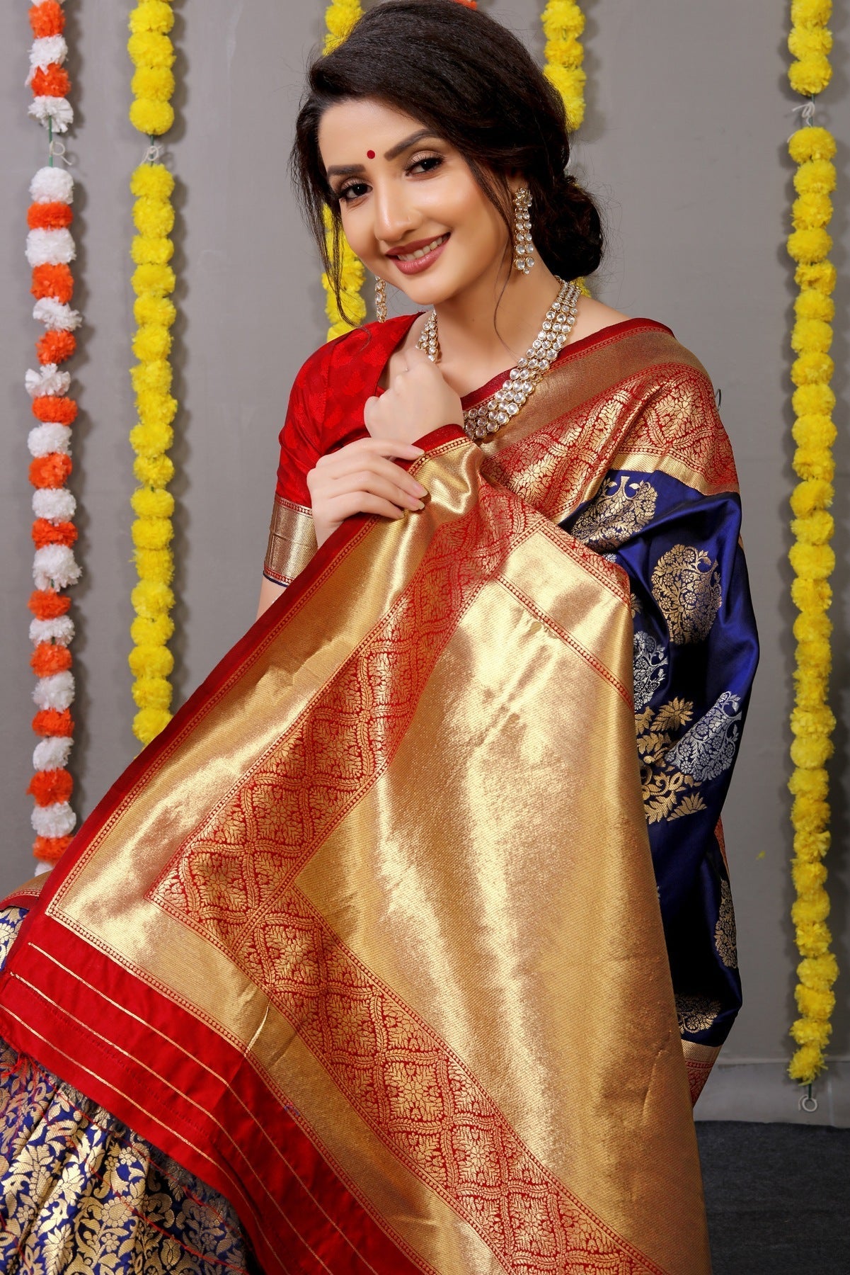 Improbable Navy Blue Kanjivaram Silk Saree With Comely Blouse Piece