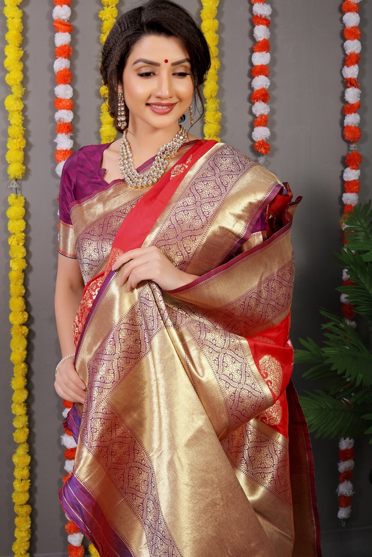 Incomparable Red Banarasi Silk Saree With Comely Blouse Piece