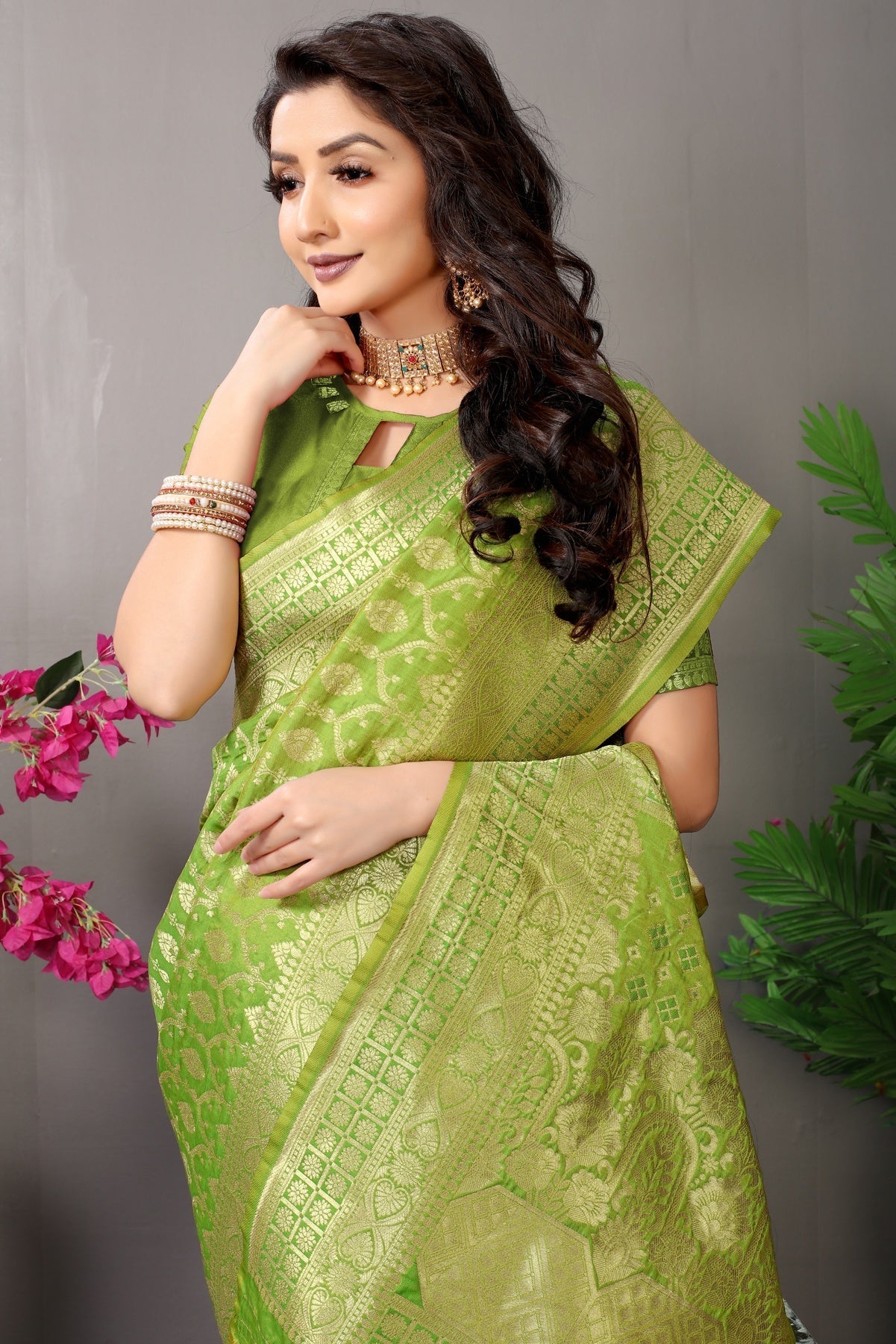 Beautiful Green Banarasi Silk Saree With Fairytale Blouse Piece