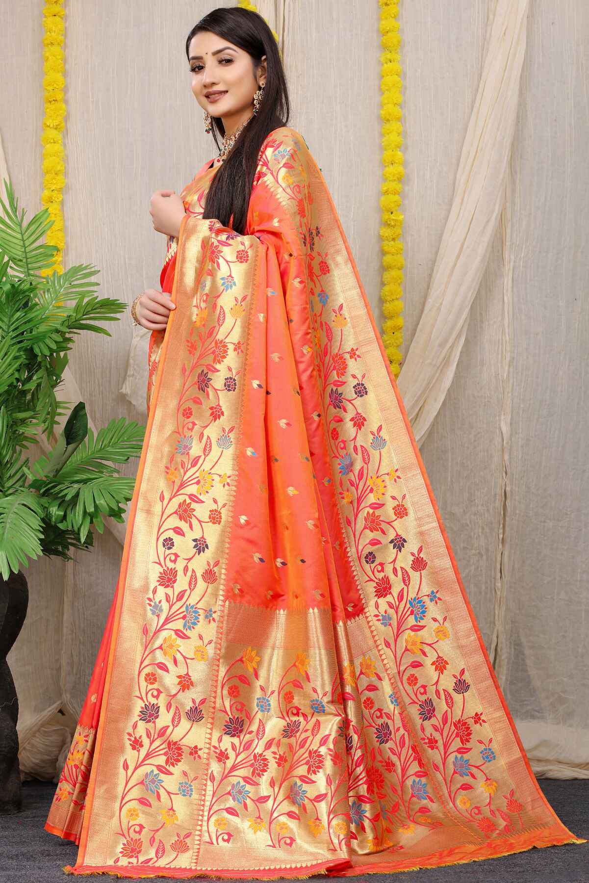 Admirable peach Paithani Silk Saree With Blissful Blouse Piece