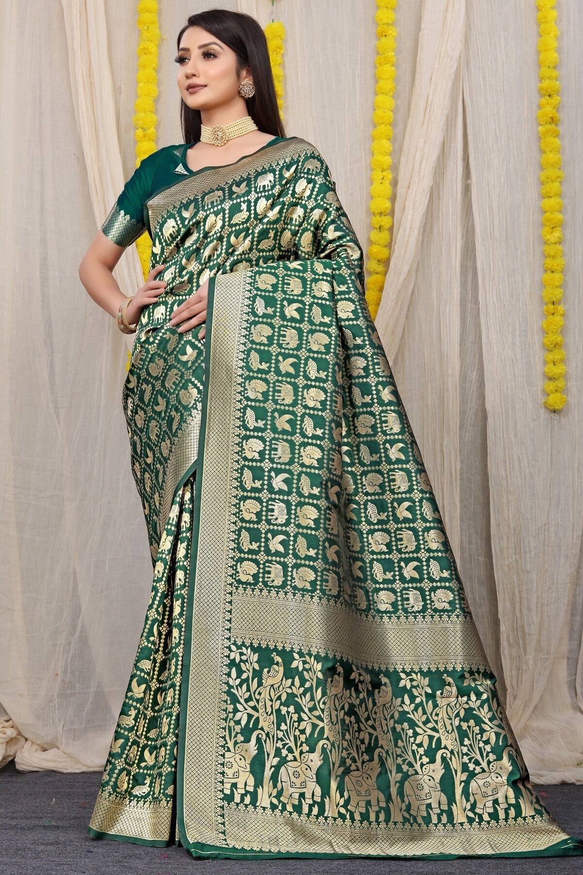 Jazzy Green Banarasi Silk Saree With Sensational Blouse Piece