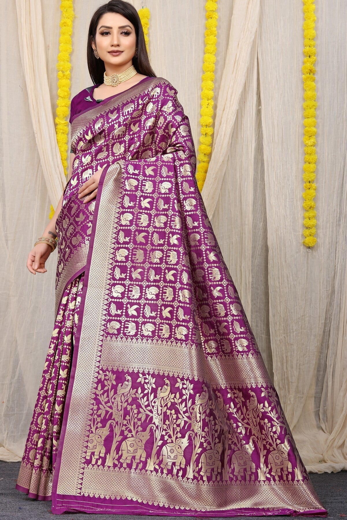 Engrossing Wine Banarasi Silk Saree With Sensational Blouse Piece