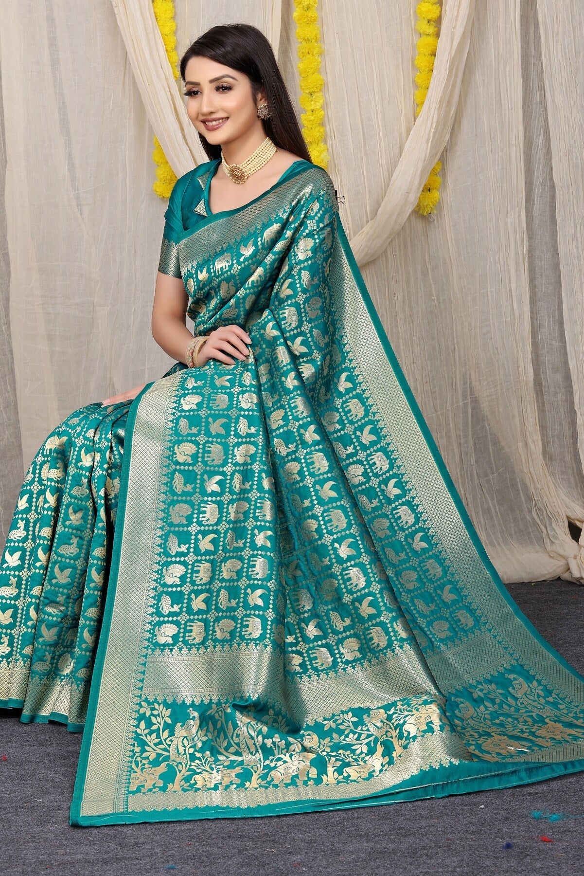 Blooming Rama Banarasi Silk Saree With Sensational Blouse Piece