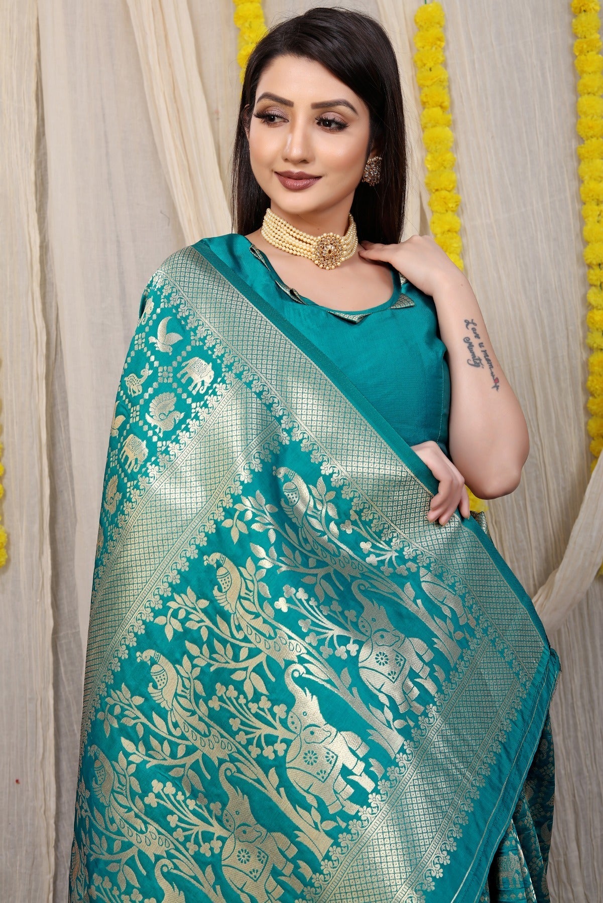 Blooming Rama Banarasi Silk Saree With Sensational Blouse Piece