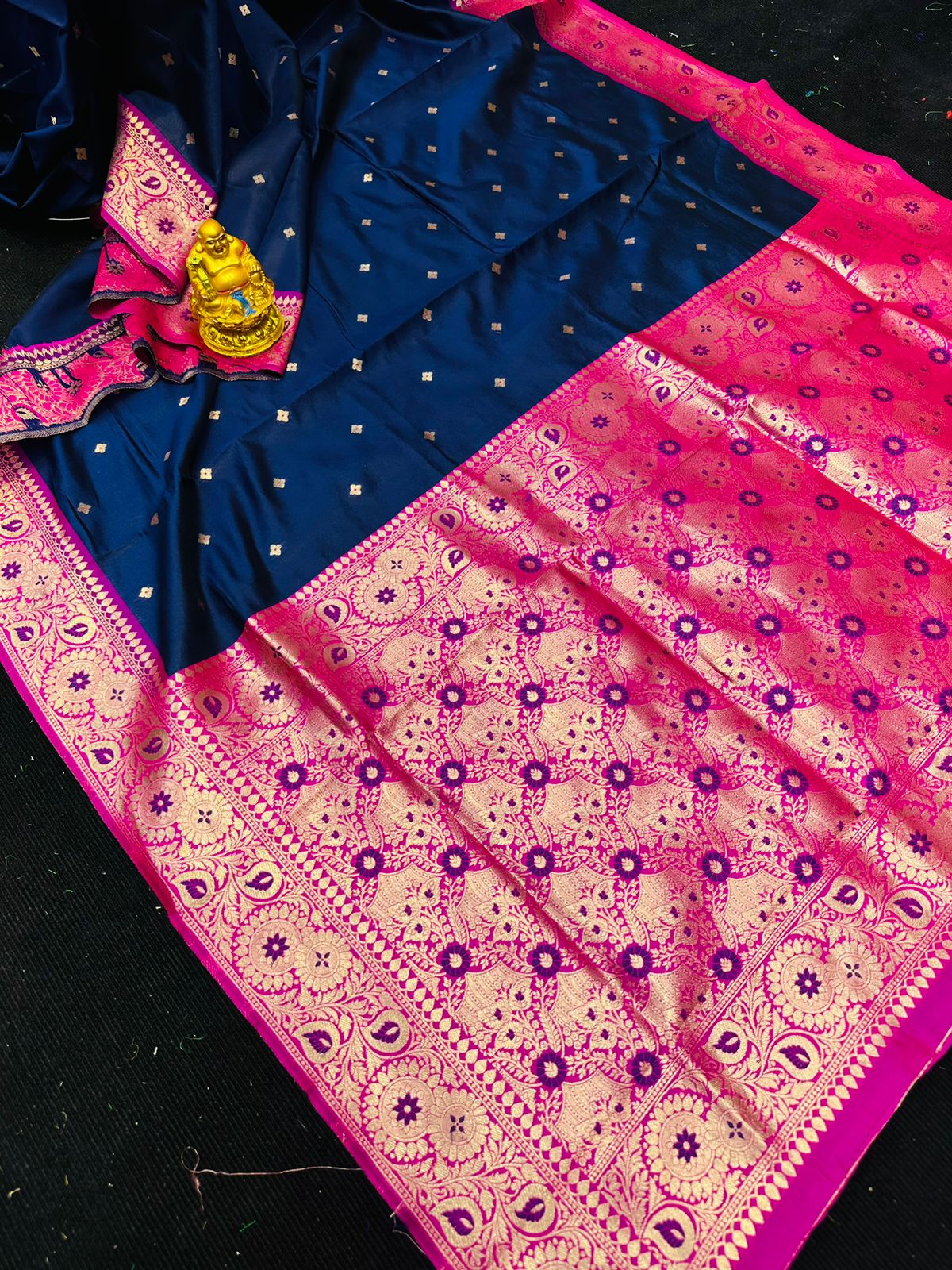 Beautiful Navy Blue Banarasi Silk Saree With Demanding Blouse Piece