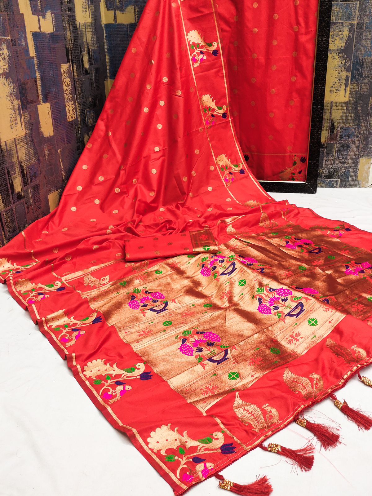 Exuberant Red Paithani Silk Saree With Lustrous Blouse Piece