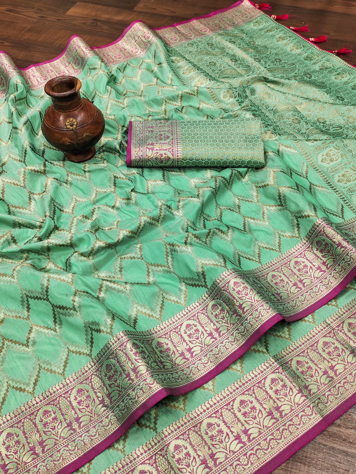 Confounding Sea Green Soft Banarasi Silk Saree With Artistic Blouse Piece