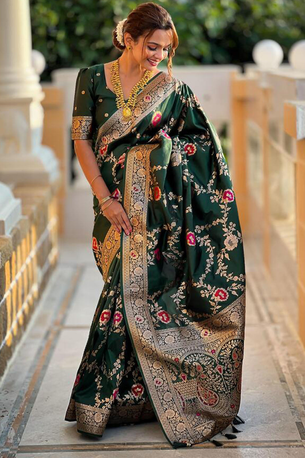 Designer Dark Green Soft Banarasi Silk Saree With Surpassing Blouse Piece