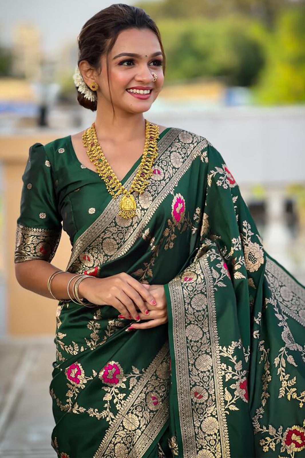 Designer Dark Green Soft Banarasi Silk Saree With Surpassing Blouse Piece