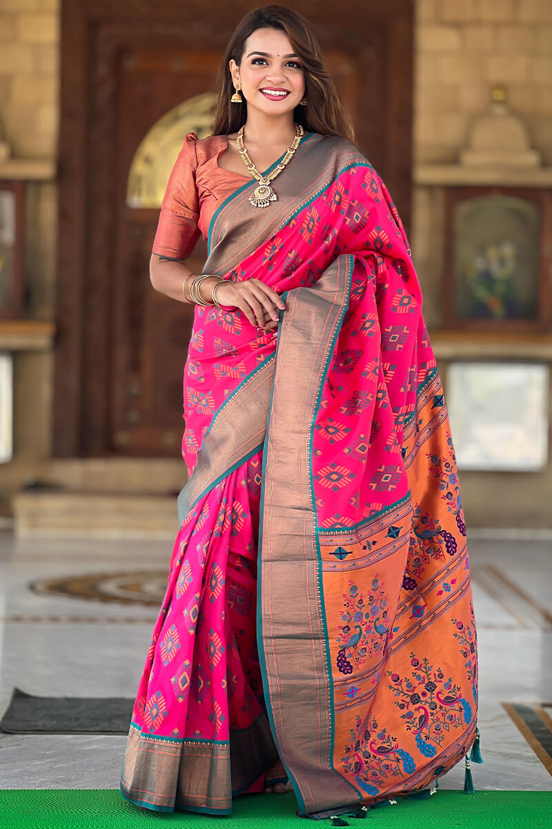 Gratifying Dark Pink Paithani Silk Saree With Smart Blouse Piece