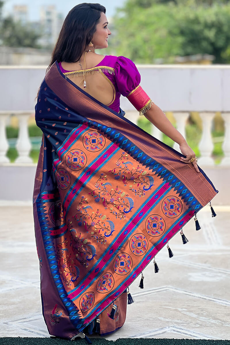 Fancifull Navy Blue Paithani Silk Saree With Glorious Blouse Piece