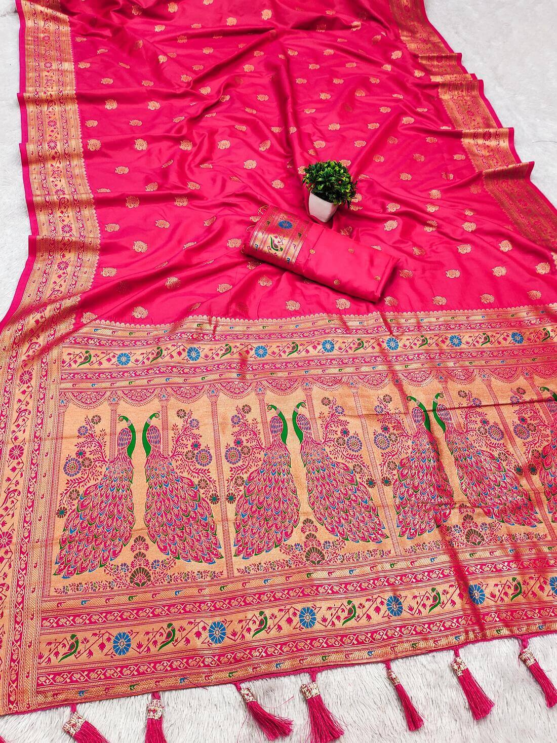 Admirable Dark Pink Paithani Silk Saree With Cynosure Blouse Piece