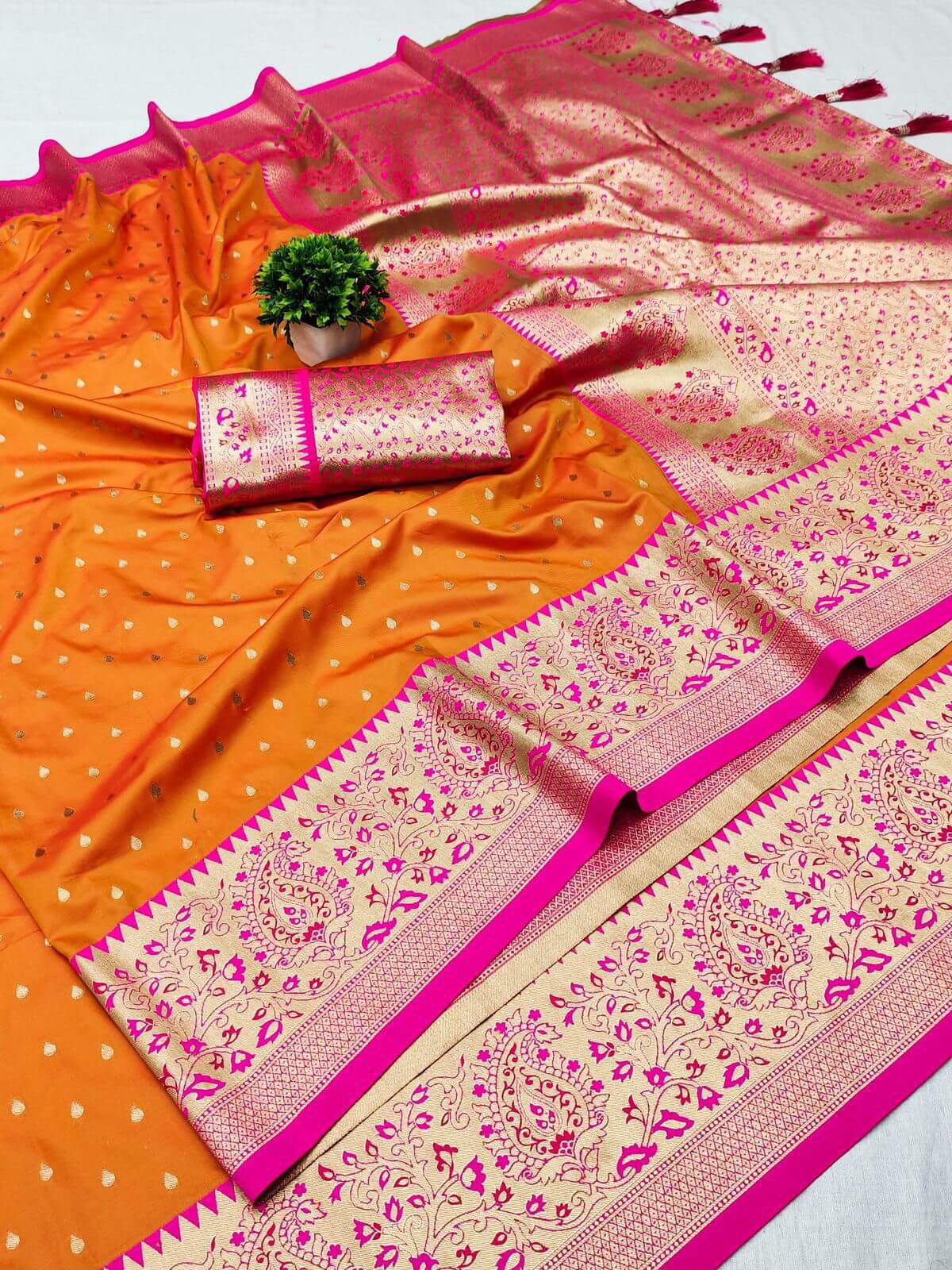 Mesmeric Orange Soft Banarasi Silk Saree With Fancifull Blouse Piece