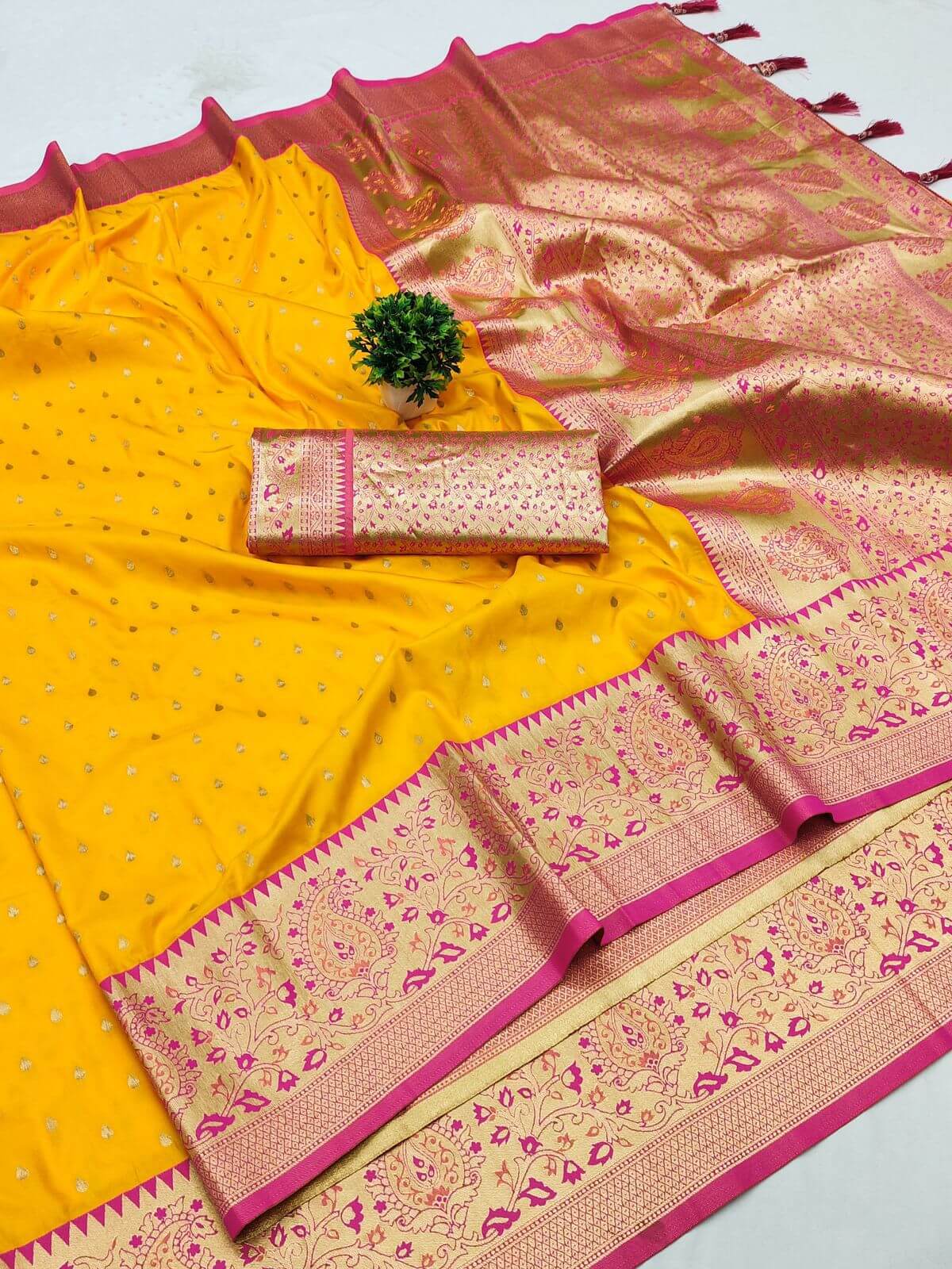 Mesmeric Yellow Soft Banarasi Silk Saree With Twirling Blouse Piece