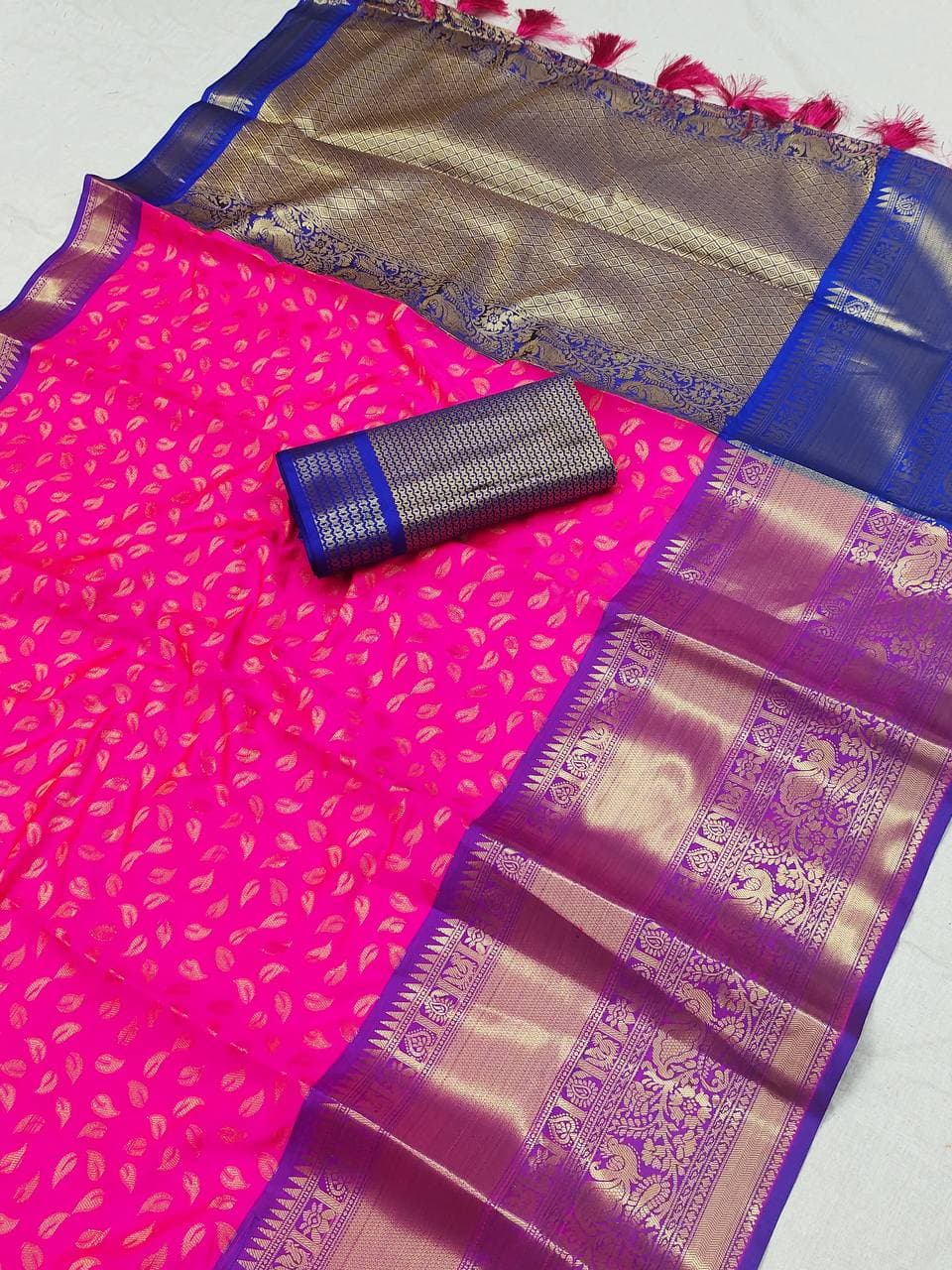 Desuetude Pink Banarasi Silk Saree With Rich Blouse Piece