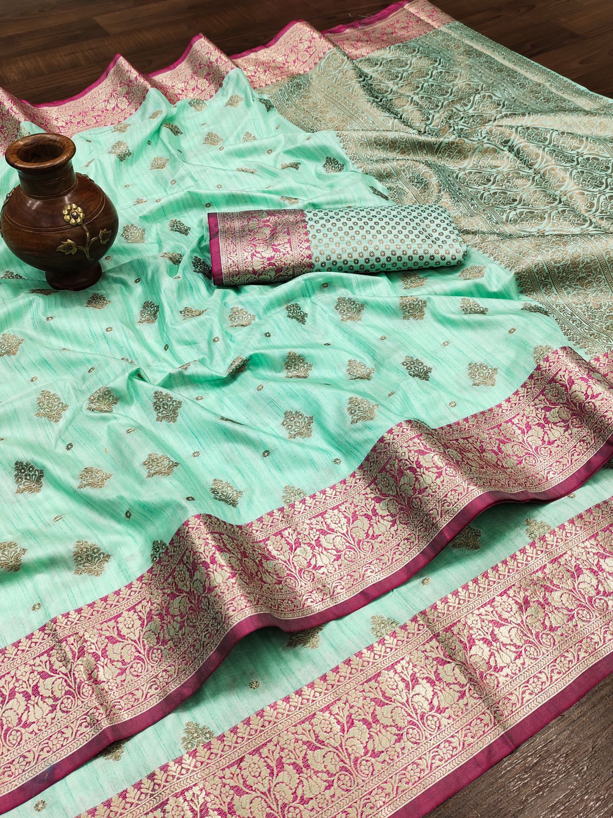 Desuetude Sky Banarasi Silk Saree With Lovely Blouse Piece