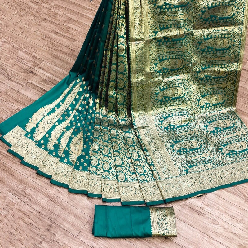 Mesmeric Rama Banarasi Silk Saree With Extraordinary Blouse Piece