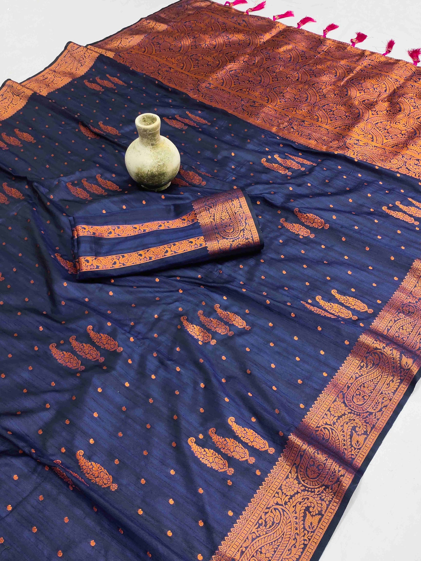 Breathtaking Navy Blue Soft Banarasi Silk Saree With Incomparable Blouse Piece