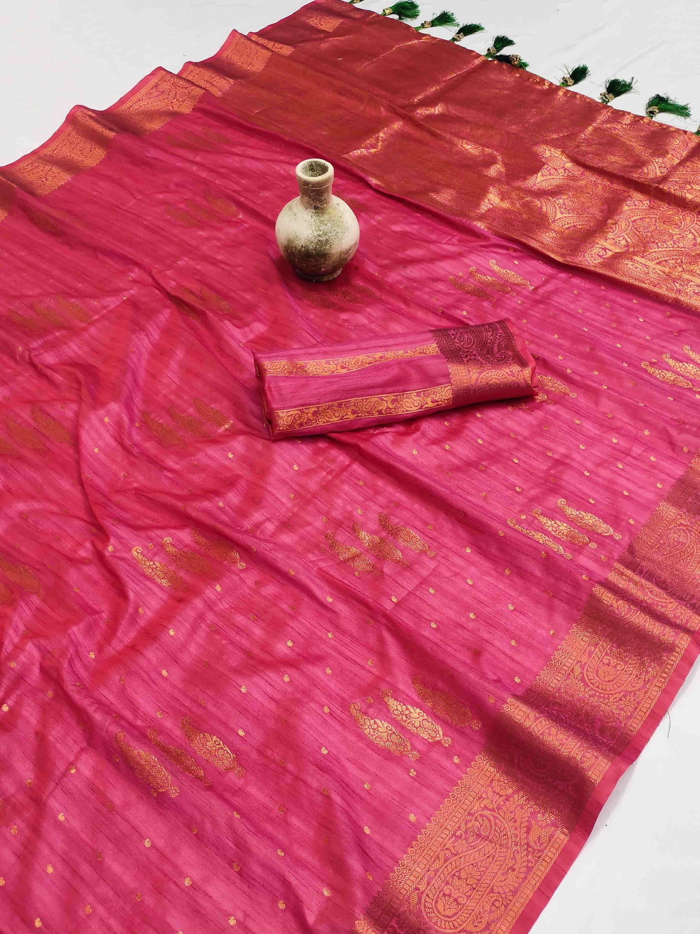 Adorable Pink Soft Banarasi Silk Saree With Incomparable Blouse Piece