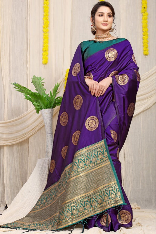 Eye-catching Royal Blue Kanjivaram Silk Saree and Angelic Blouse Piece