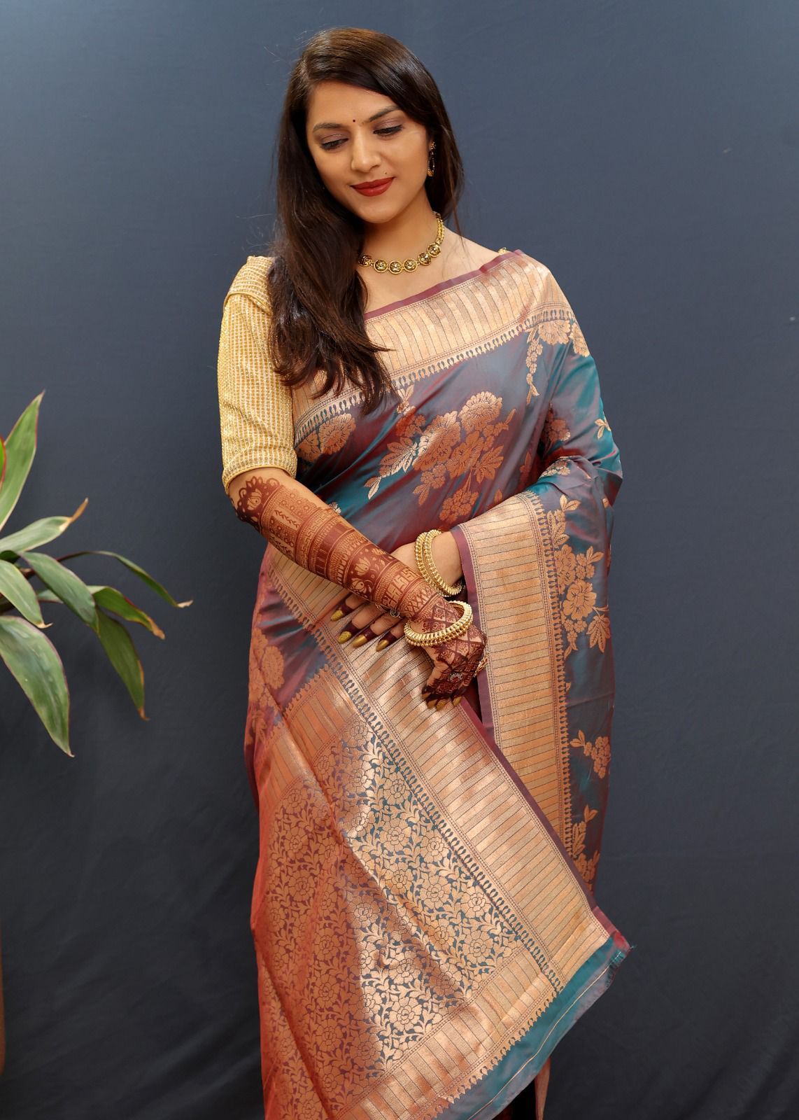 Imbrication Grey Soft Banarasi Silk Saree With Zephyr Blouse Piece