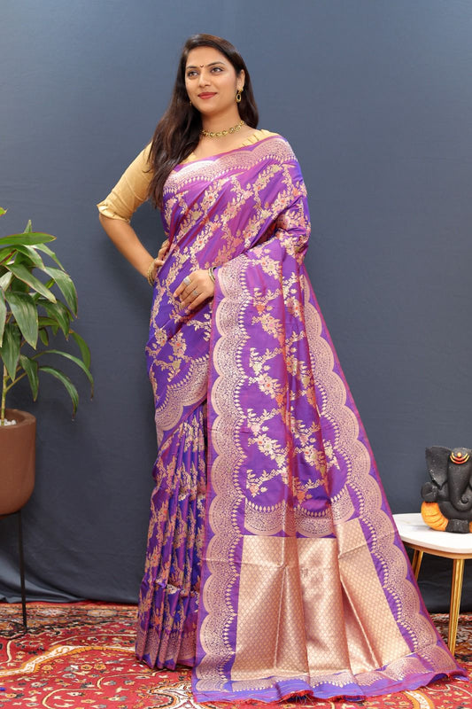 Captivating Lavneder Soft Banarasi Silk Saree With Prominent Blouse Piece