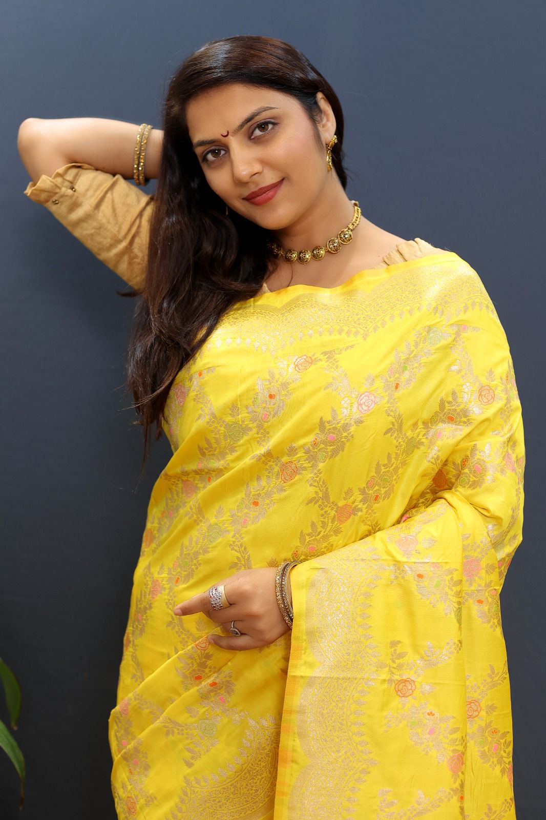 Delectable Yellow Soft Banarasi Silk Saree With Pleasurable Blouse Piece